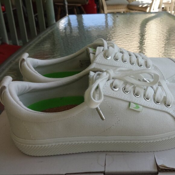Cariuma  off White sneakers size  W. 10.5, M 9, lace up, cork padded insole, NWT - Picture 11 of 16